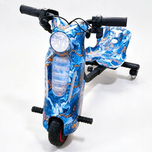 Tricicleta electrica pentru copii Drift 360 KidsCare E600 Mini Albastru, motor 150W, viteza maxima 15 kmh, baterie 36V 2.4Ah, lumini LED, roti drift, kit de protectie inclus