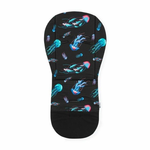 Salteluta pentru carucior PetiteMars Foamy Negru reversibila, din spuma cu memorie, universala, 86x42 cm, design cu meduze